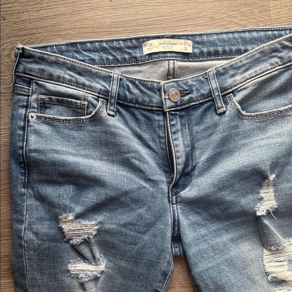 Abercrombie & Fitch Women's Blue Skinny Distressed Jeans
